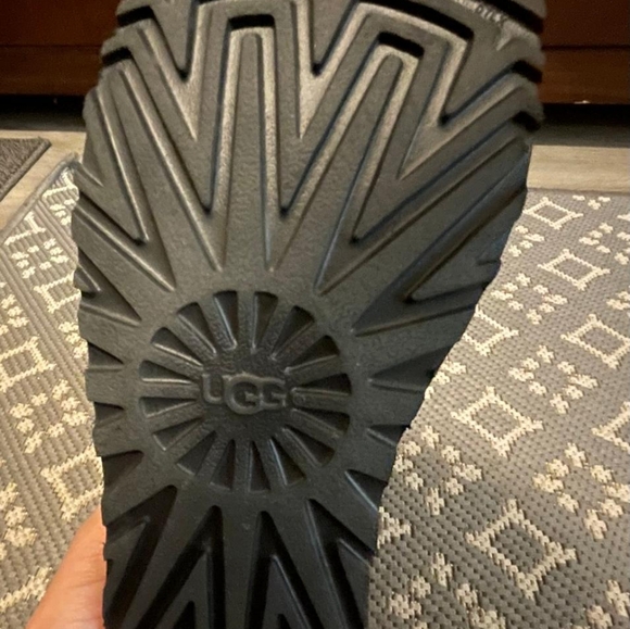 Black Ugg Boots - Picture 6 of 12